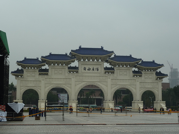<a href='http://m.251994.com/lvyou/view/169' title='中正紀念堂' style='color:blue;font-size:14px;'>中正紀念堂</a>廣場