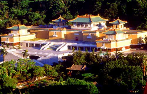 <a href='http://m.251994.com/lvyou/view/171' title='故宮' style='color:blue;font-size:14px;'>故宮</a>博物院
