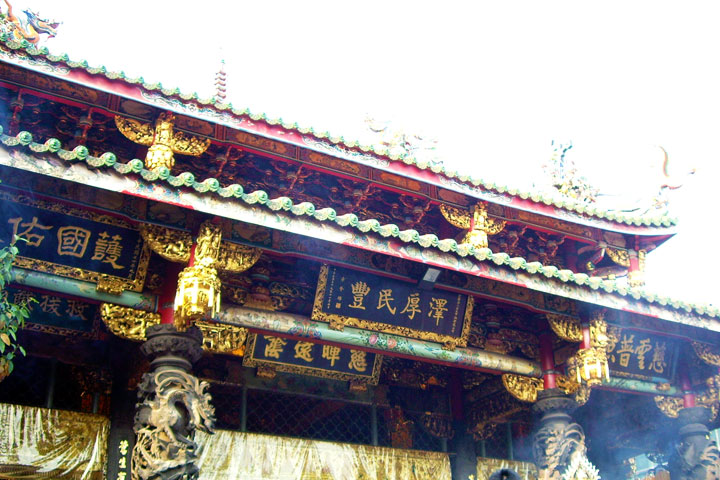 臺(tái)北艋舺龍山寺 ，又稱萬年寺