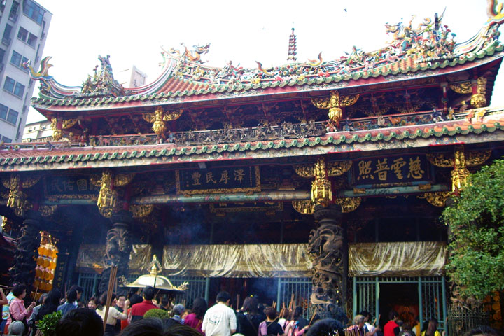 臺(tái)北艋舺龍山寺 ，又稱萬年寺
