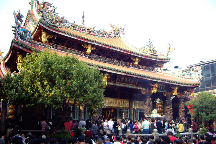臺(tái)北艋舺龍山寺 ，又稱萬年寺