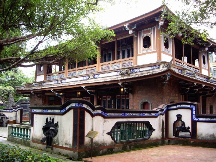 板橋<a href='http://m.251994.com/lvyou/view/176' title='林家花園' style='color:blue;font-size:14px;'>林家花園</a>(林本源園邸)