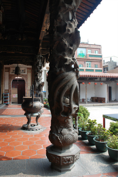 鹿港龍山寺 龍柱