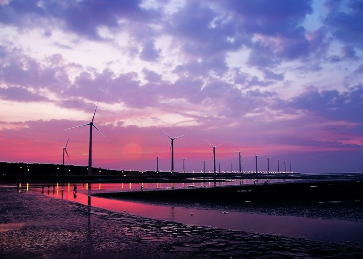 <a href='http://m.251994.com/lvyou/view/237' title='高美濕地' style='color:blue;font-size:14px;'>高美濕地</a>