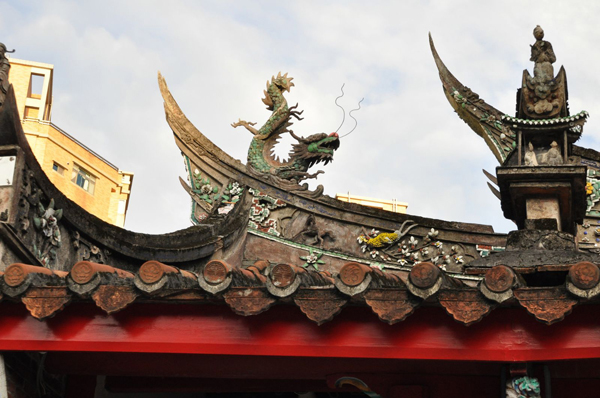 淡水鄞山寺