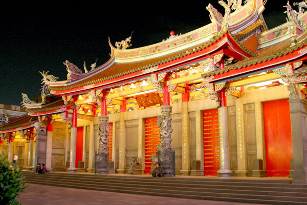 行天宮夜景