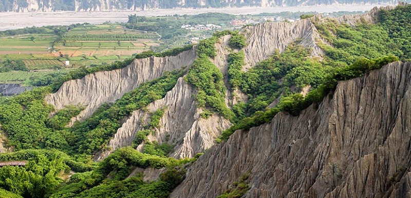 利吉惡地又名利吉月世界，為臺灣少見的美景