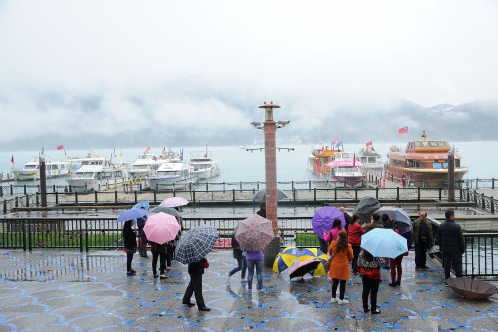 冷清的<a href='http://m.251994.com/lvyou/view/180' title='日月潭' style='color:blue;font-size:14px;'>日月潭</a>