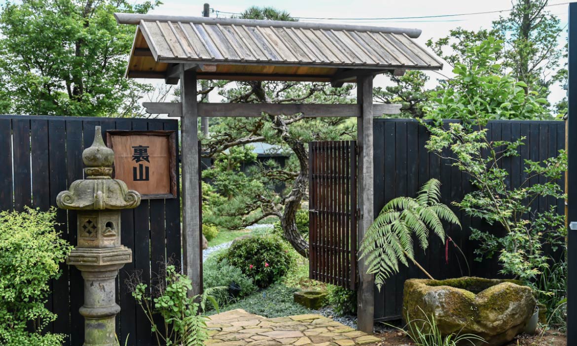 Merci里山咖啡環(huán)境設計以日式園林為主